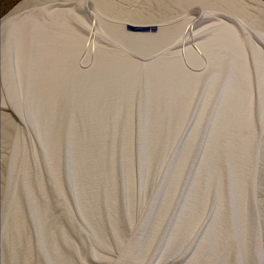 White casual twist front T